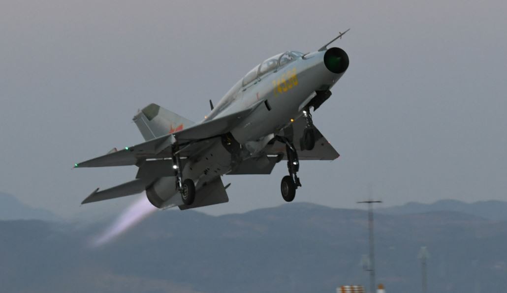 Phó Nguyên soái Không quân Ấn Độ Manmohan Bahadur của Không quân Ấn Độ, đã tổng kết một triết lý không chiến quan trọng khi cho rằng: “Các cuộc không chiến, không phải là cuộc chiến đơn thuần giữa tính năng của các máy bay; mà là giữa các học thuyết quân sự và chiến thuật. Nó phụ thuộc vào cách, một quốc gia sử dụng những gì họ có trong trận chiến”. Nguồn ảnh: QQ.