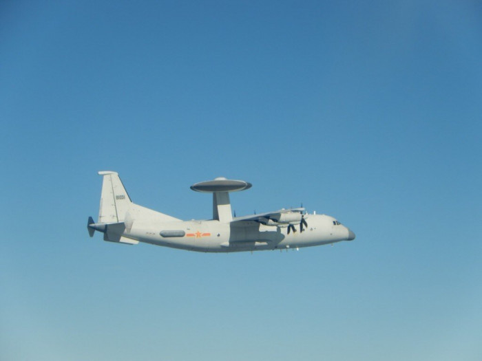 Trong một tuyên bố, các quan chức quốc phòng Đài Loan cho biết, đã có tổng cộng 7 máy bay PLA, cụ thể là một máy bay tác chiến điện tử Y-8, 2 máy bay chiến đấu J-16 và 4 máy bay chiến đấu J-7, đã tiến vào Vùng nhận dạng phòng không Tây Nam của Đài Loan, trong cuộc tập trận vào tháng 6.