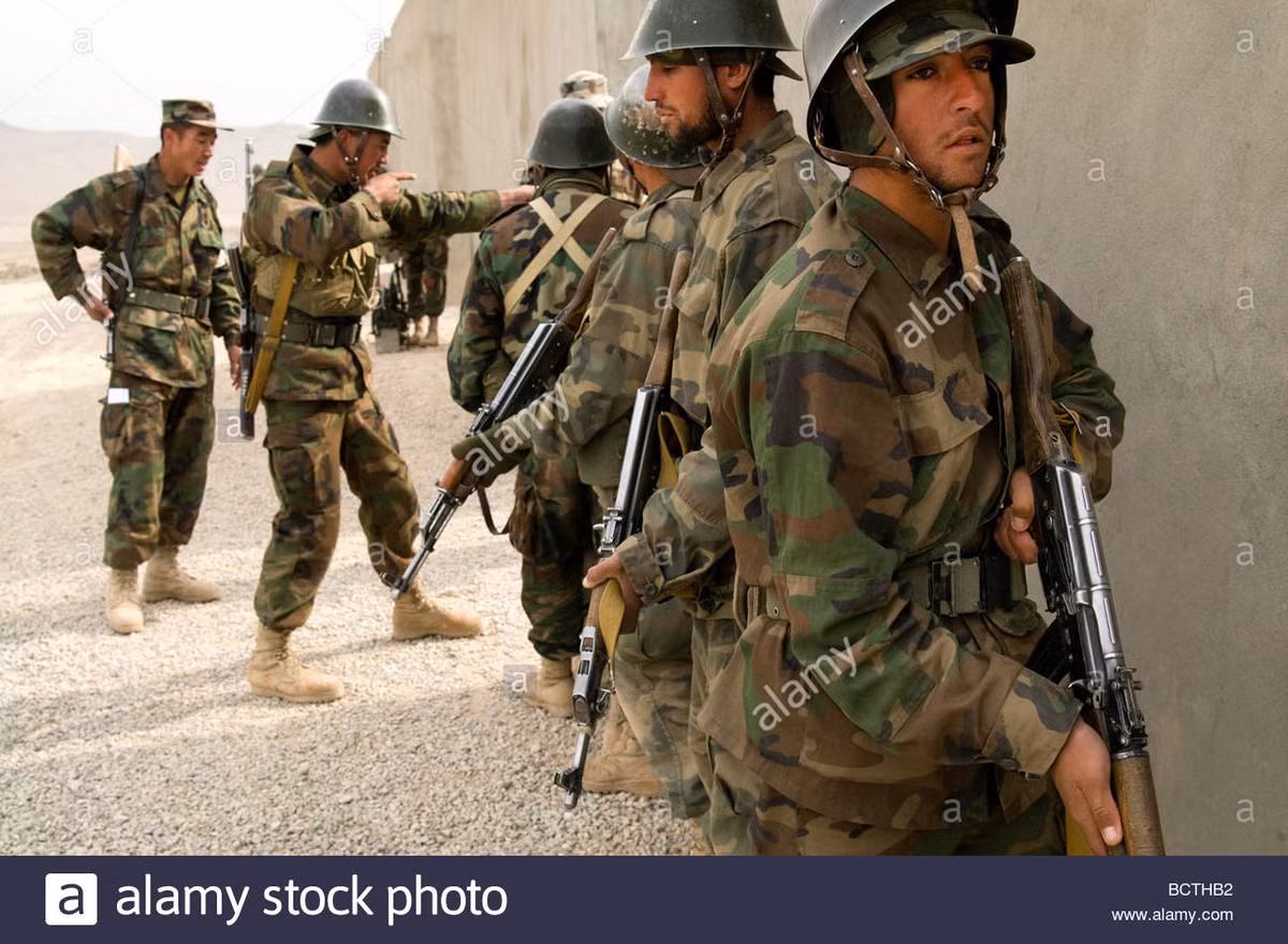 Thứ hai, ủng hộ một giải pháp ngoại giao và khuyến khích tất cả các bên ở Afghanistan đoàn kết chống lại Taliban và thứ ba, tiếp tục cung cấp hỗ trợ trong một số lĩnh vực chính ở Afghanistan, đặc biệt là trong lĩnh vực xây dựng cơ sở hạ tầng.