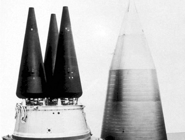 Mỗi binh đoàn có 150 tên lửa, được kiểm soát bởi 5 trung tâm kiểm soát phóng. Số ICBM này được trang bị các loại đầu đạn W78 và W87, sức công phá 300 kiloton để tăng khả năng hủy diệt mục tiêu, còn các đầu đạn W62 với sức công phá 170 kiloton đã được tháo dỡ từ năm 2010.