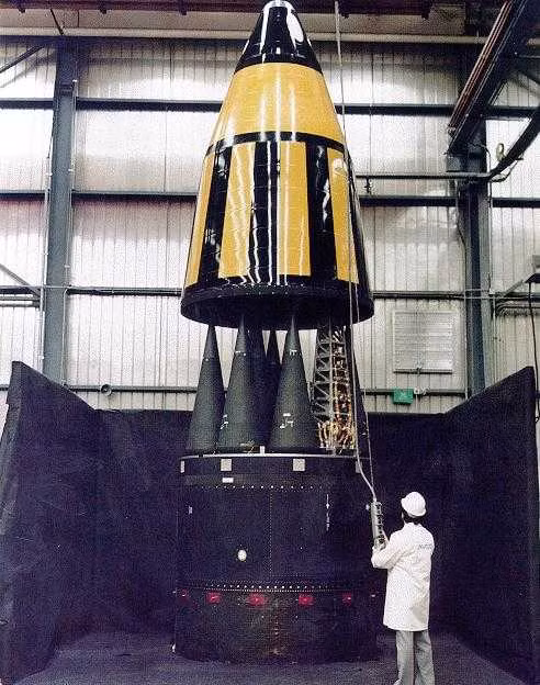 Bộ Tư lệnh Không quân tấn công toàn cầu (AFGSC), chỉ huy tất cả các tên lửa ICBM và các loại máy bay ném bom hạng nặng của Mỹ (trước đây do Bộ Tư lệnh Không gian và Không quân đảm nhiệm).