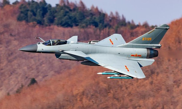 Đầu tiên phải kể đến là tiêm kích J-10A của Trung Quốc, J-10A được đưa vào trang bị từ năm 2006 với khoảng 320 chiếc, khoảng 75 chiếc trong số đó là biến thể huấn luyện J-10A/S hai chỗ ngồi. Tuy nhiên, hiện tại Không quân Trung Quốc đang có kế hoạch thay thế J-10A bằng các đơn vị J-10C mới và Iran có thể mua J-10A với chi phí thấp.