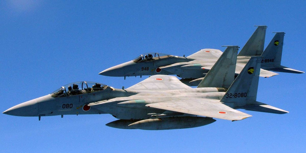 Nhật Bản cũng là quốc gia duy nhất được chế tạo F-15 theo giấy phép. Máy bay F-15J của Nhật Bản được trang bị các thiết bị tác chiến điện tử và liên lạc nội bộ, liên kết dữ liệu với các máy bay của JASDF và đồng minh Mỹ. Tuy nhiên F-15J, không có khả năng mang vũ khí hạt nhân. 