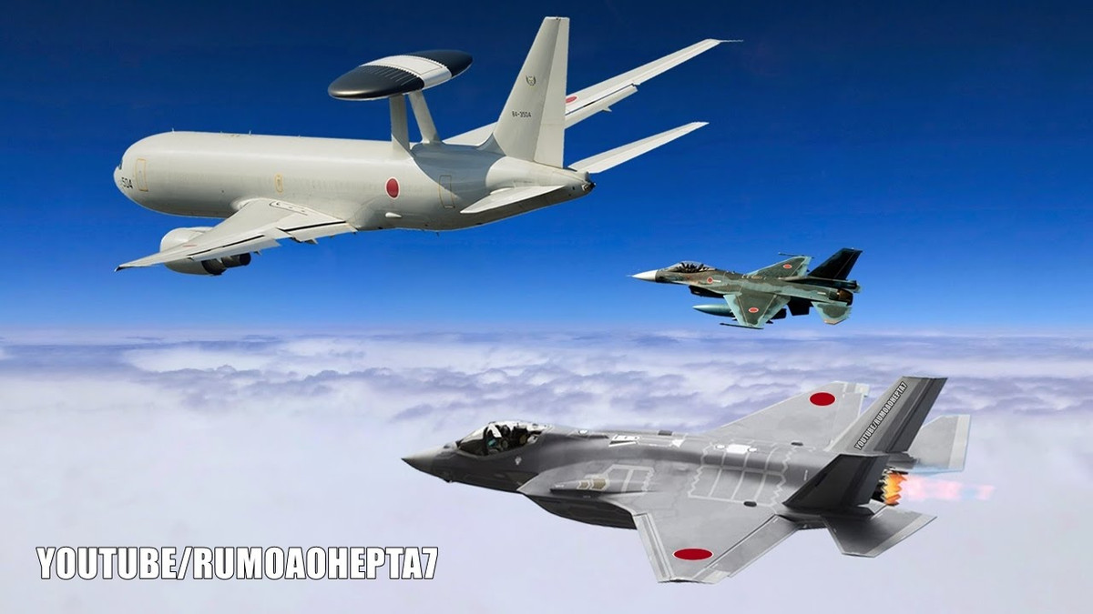 JASDF có ba nhiệm vụ chính đó là phòng không; ứng phó với các thảm họa thiên tai và bảo đảm an ninh không phận. Để hoàn thành nhiệm vụ phòng không, JASDF trang bị khoảng 260 máy bay chiến đấu tuyến đầu.