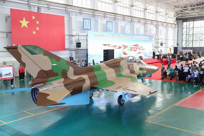 JL-9 sử dụng động cơ phản lực WP-13F mạnh hơn so với JL-10. Máy bay có thể mang cả tên lửa không đối không PL-8 và PL-9, đồng thời có khả năng tiếp cận nhiều loại thiết bị nhắm mục tiêu và màn hình gắn mũ bảo hiểm tiên tiến. 