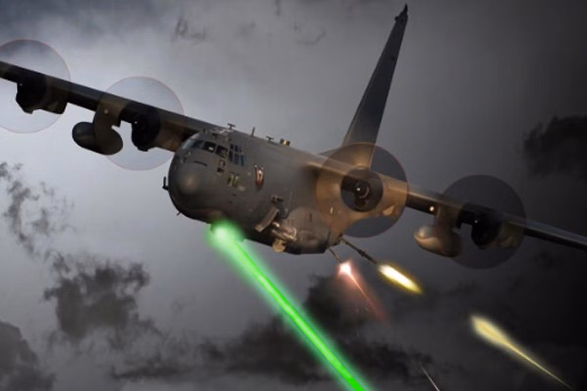 Các quan chức Mỹ đã tuyên bố rằng, họ sẽ ngừng ném bom Taliban sau khi họ rời khỏi Afghanistan, và các cuộc không kích ở Afghanistan sẽ chỉ giới hạn trong lực lượng al-Qaeda và IS. Tuy nhiên, nếu Thủ đô Kabul có nguy cơ thất thủ, Mỹ có thể tiếp tục không kích Taliban sau ngày 31/8. 