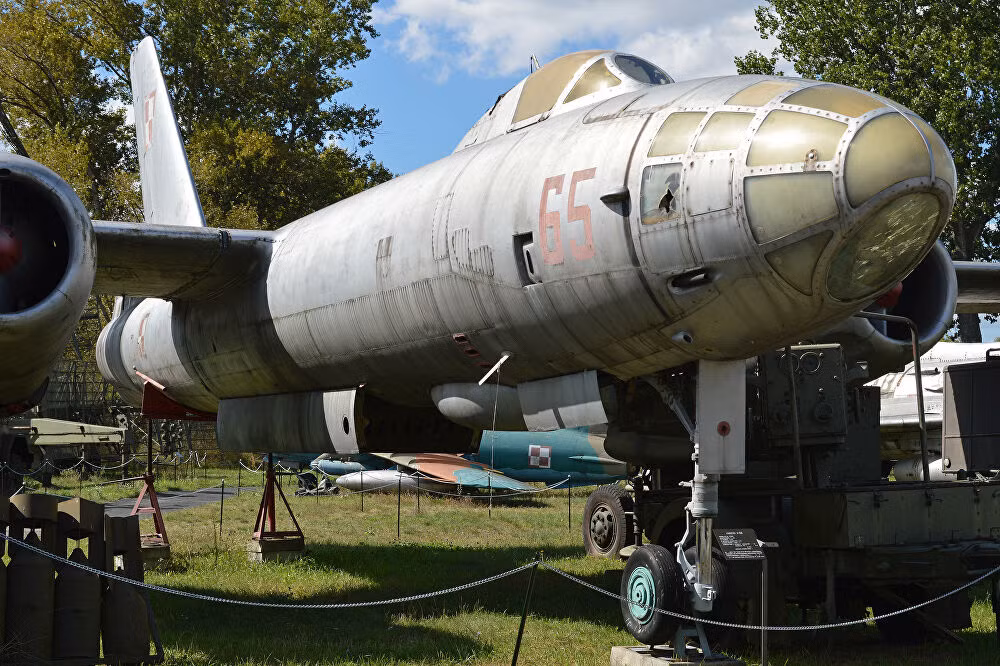 Cho đến nay, kể cả ở Bảo tàng Phòng không - Không quân, không ai còn được thấy hình ảnh chiếc IL-28, nhưng với thời gian không dài tồn tại, không quân ném bom T-16 cũng đã góp phần vào chiến công chung của Không quân nhân dân Việt Nam. Nguồn ảnh: TL.