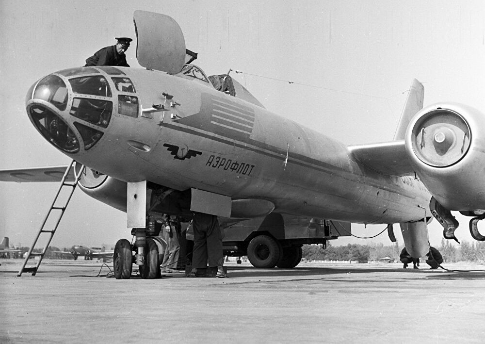 Từ khi thành lập năm 1959 cho tới ngày nay, Il-28 có lẽ là loại máy bay được thiết kế hoàn toàn cho nhiệm vụ ném bom, duy nhất có trong trang bị chiến đấu của không quân ta. Trong khi các loại máy bay khác như MiG-17/21, F-5, Su-27/30 được xếp vào loại tiêm kích hoặc Su-22, A-37 là cường kích dù chúng đều có thể mang bom.