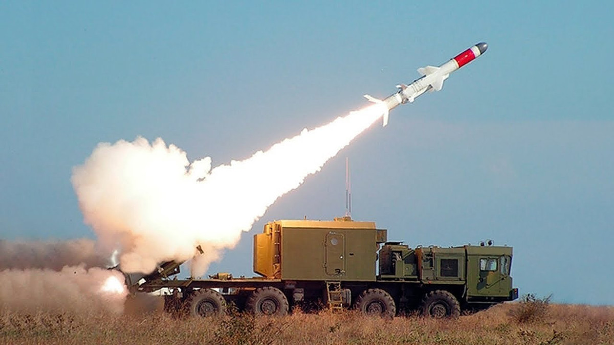 MLRS có hệ thống điều khiển chữa cháy tự động mới, có thể hoạt động ở chế độ tự động hoặc thủ công. Hệ thống điều khiển hỏa lực cho phép tự động xác định góc phương vị của ống phóng.