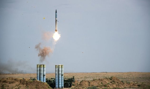 Tiếp đến là nếu Thổ Nhĩ Kỳ có ý định dùng hệ thống này chống lại Nga, hoặc bàn giao cho người Mỹ nghiên cứu, thì Nga có đủ biện pháp để vô hiệu hóa hệ thống này từ xa. Đó là lợi thế của người bán.