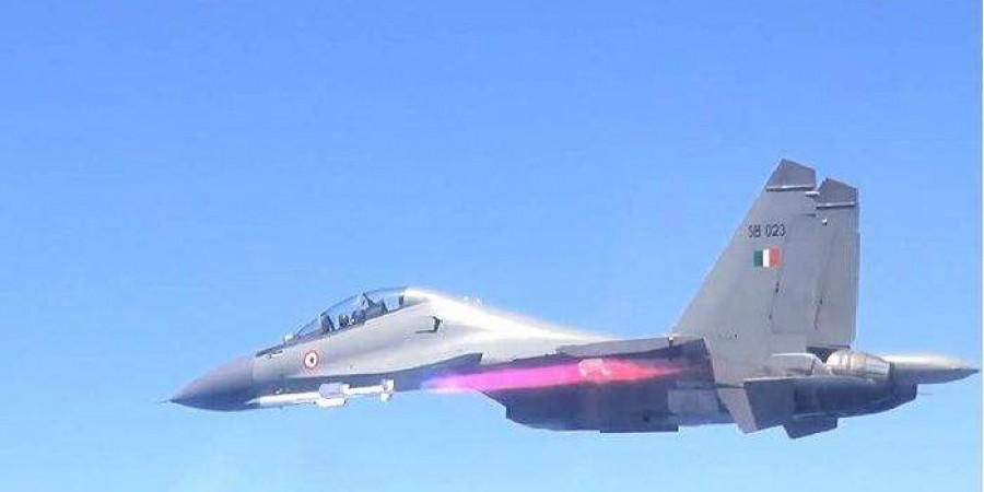 Phiên bản MK-2 sử dụng động cơ tên lửa rắn, xung kép. Trước hết đừng đánh giá thấp công nghệ này, ngay cả Mỹ cũng thừa nhận rằng, động cơ xung kép được phát triển cho AIM-120D đã thất bại. Ấn Độ hy vọng sẽ sử dụng công nghệ này, để tăng tầm bắn tên lửa lên hơn 160 km. Các cuộc kiểm tra liên quan dự kiến sẽ được thực hiện vào năm 2022. 