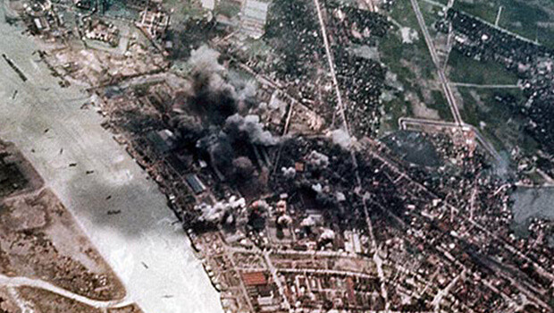 Thứ hai là các mục tiêu oanh tạc, ở miền Bắc Việt Nam, không quân Mỹ rất khó để tìm một mục tiêu có giá trị do chúng ta ngụy trang tốt, đối phương không có tin tình báo chính xác. Đầu mối vận tải quan trọng nhất chính là cảng Hải Phòng, nhưng không quân Mỹ không được phép oanh kích do sợ trúng tàu Liên Xô, gây ra chiến tranh thế giới. 