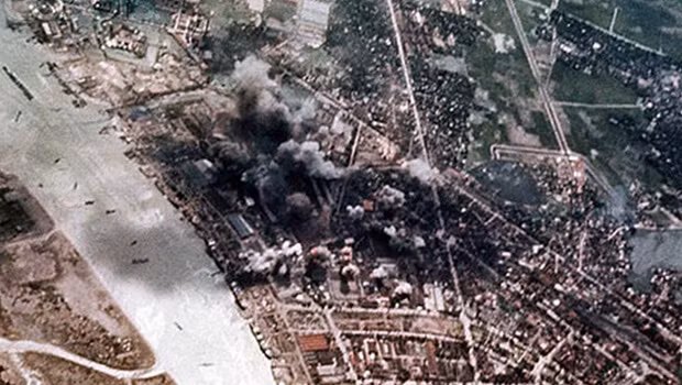 Thứ hai là các mục tiêu oanh tạc, ở miền Bắc Việt Nam, không quân Mỹ rất khó để tìm một mục tiêu có giá trị do chúng ta ngụy trang tốt, đối phương không có tin tình báo chính xác. Đầu mối vận tải quan trọng nhất chính là cảng Hải Phòng, nhưng không quân Mỹ không được phép oanh kích do sợ trúng tàu Liên Xô, gây ra chiến tranh thế giới. 