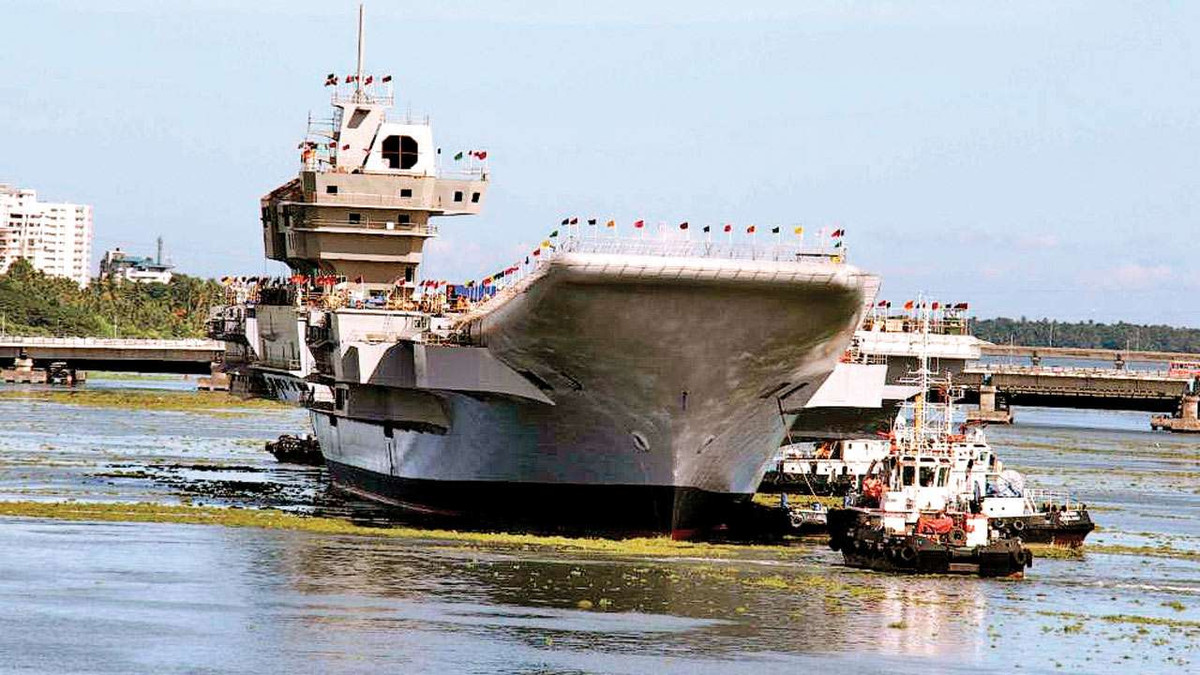 Nếu tàu sân bay nội địa đầu tiên của Ấn Độ Vikrant đi vào hoạt động, Hải quân Ấn Độ sẽ có thể sử dụng hai tàu sân bay hiện đại cùng lúc và ít nhất một tàu sân bay có thể dừng để bảo dưỡng, sửa chữa bất cứ lúc nào.