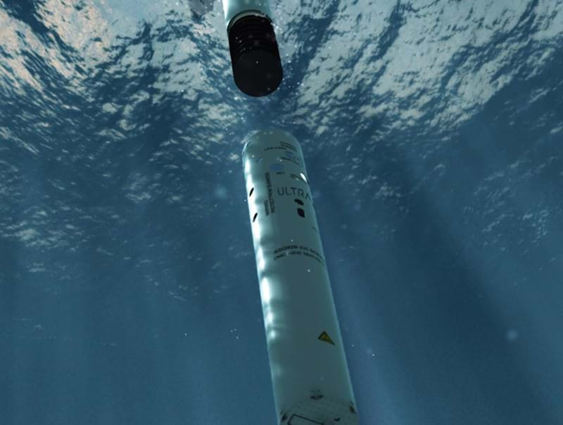 P-8 được trang bị radar giám sát AN/APY-10 mảng pha quét điện tử chủ động (EASA), radar khẩu độ tổng hợp theo dõi mục tiêu di chuyển trên mặt đất; camera quang điện/hồng ngoại MX-series, được tối ưu hóa để quét bề mặt đại dương; phao thủy âm của Poseidon, có thể tìm thấy tàu ngầm ở nhiều độ sâu khác nhau dưới mặt nước.