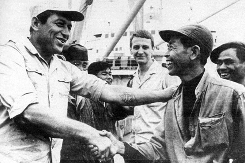 Trong suốt cuộc chiến, tổn thất chuyên gia quân sự Liên Xô trực tiếp tại Việt Nam là 4 người và thương vong của các thủy thủ dân sự Liên Xô đảm trách mang hàng viện trợ sang Việt Nam là 7 người.