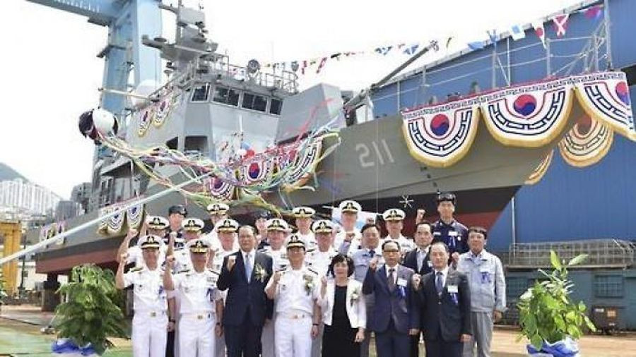 Chiếc tàu tiến công nhanh PKX-B đầu tiên, đã được đưa vào vào cuối năm 2017; năm 2018 có thêm 3 chiếc như vậy nữa và trong năm 2020, 4 chiếc tàu lớp này cuối cùng đã được bàn giao. Như vậy tổng cộng Hải quân Hàn Quốc có 8 chiếc tàu như vậy.