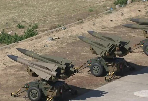 Nhưng với việc Thổ Nhĩ Kỳ tăng cường cho lực lượng phiến quân hệ thống tên lửa phòng không Hawk, thì đây thực sự là bước tiến lớn, đối với hệ thống phòng không của phiến quân và đó có thể làm tình hình leo thang đáng kể. Nguồn ảnh: Foxt.