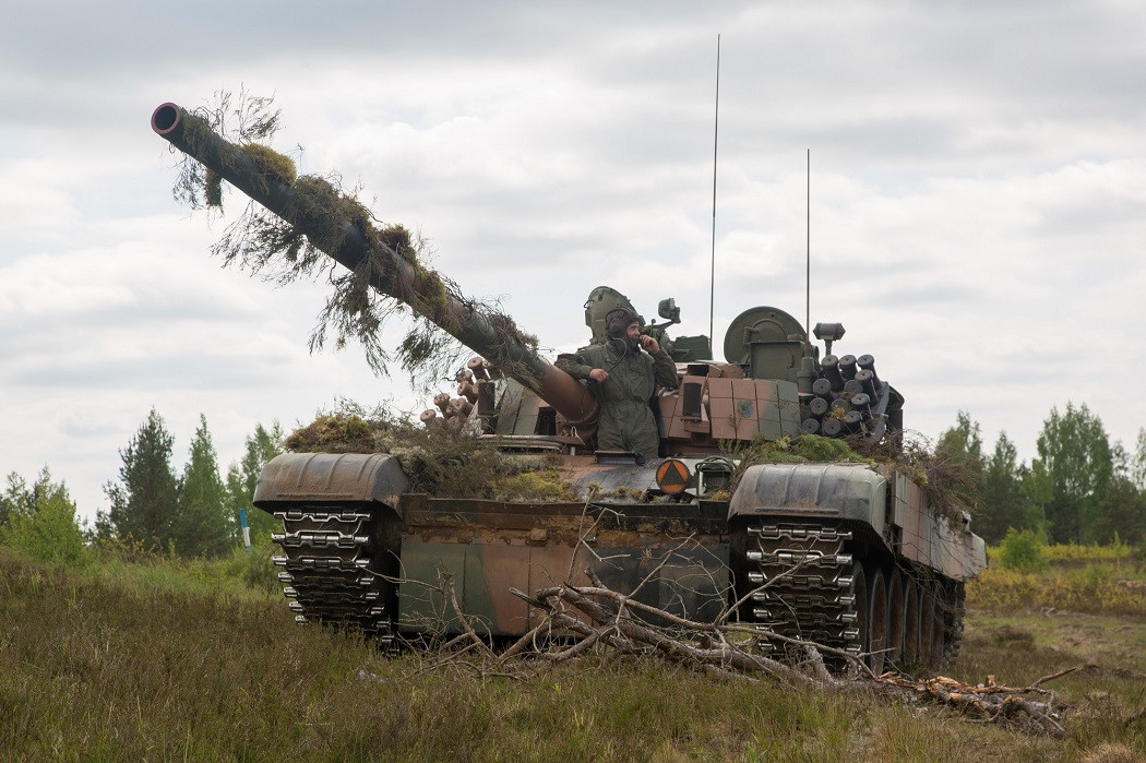 Tuy nhiên so sánh với các hệ thống phòng hộ chủ động của xe tăng Nga như Shtora APS trang bị trên các xe tăng T-90, T-90A và T80UK, ngoài có thể phát hiện những loại tên lửa dẫn đường bằng laser, xe còn có đèn hồng ngoại gây nhiễu.