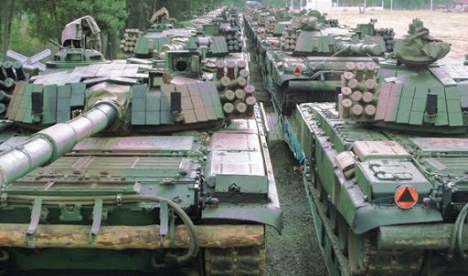 Một cải tiến quan trọng trên xe tăng PT-91 đó là trang bị các hệ thống cảnh báo laser và các ống phóng đạn khói; do các loại tên lửa chống tăng có điều khiển của Nga hiện nay, phần lớn là dẫn bằng chùm tia laser.