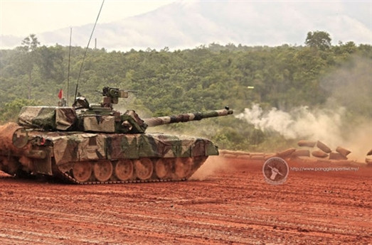 Ngoài ra Ba Lan còn phát triển loại đạn xuyên Pronit, được phát triển từ mẫu đạn xuyên giáp M711 Mk2 120mm của IMI Systems (Israel). Các thanh xuyên được cung cấp bởi IMI, nhưng một số trong số đó đã bị lỗi.