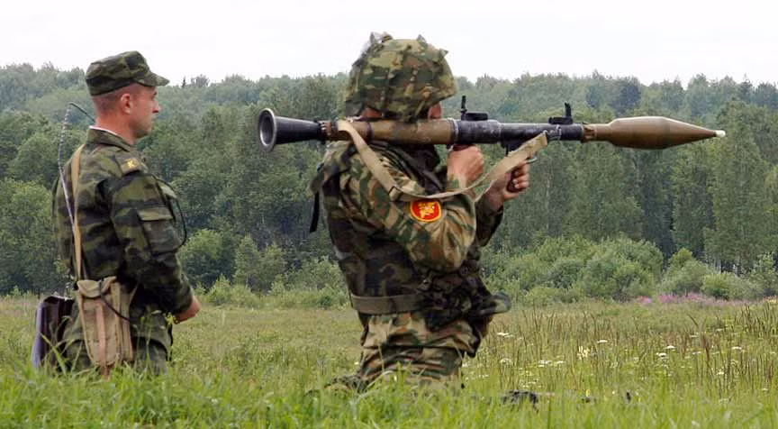 Ngày nay, RPG-7 vẫn được sử dụng trong quân đội Nga. Thiết kế của súng phóng lựu không thay đổi nhiều trong những năm qua, tuy nhiên không thể không nói về những thiết bị hỗ trợ của súng.