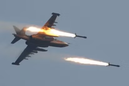 Vào năm 2015, Nga đã triển khai hàng chục chiếc Su-25SM để hỗ trợ chính phủ Syria của Tổng thống Bashar al-Assad. Nhiều nhà phân tích quân sự cho rằng, trong số các máy bay tham gia chiến đấu tại chiến trường Syria, Su-25 là loại thích ứng tốt nhất cho vai trò yểm trợ trên không.