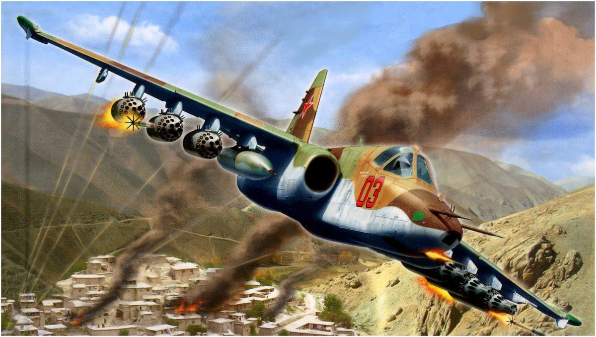 Đã có một số dự án hiện đại hóa Su-25, bao gồm các dự án sản xuất nhỏ Su-25T và Su-25TM. Nhưng Không quân Nga cuối cùng đã lựa chọn Su-25SM hiện đại hóa vào đầu những năm 2000, và dùng cho tất cả số Su-25 còn trong biên chế.