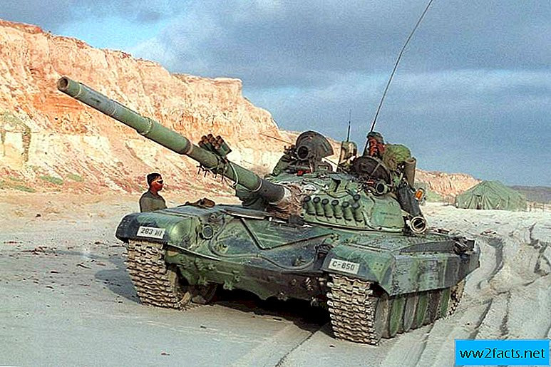 Đặc biệt, điểm khác biệt của xe tăng T-72 so với các thiết kế xe tăng của Liên Xô trước đây là ở cấu hình thấp, điều này đạt được bằng cách cấu hình lại phương pháp nạp đạn cho pháo chính.