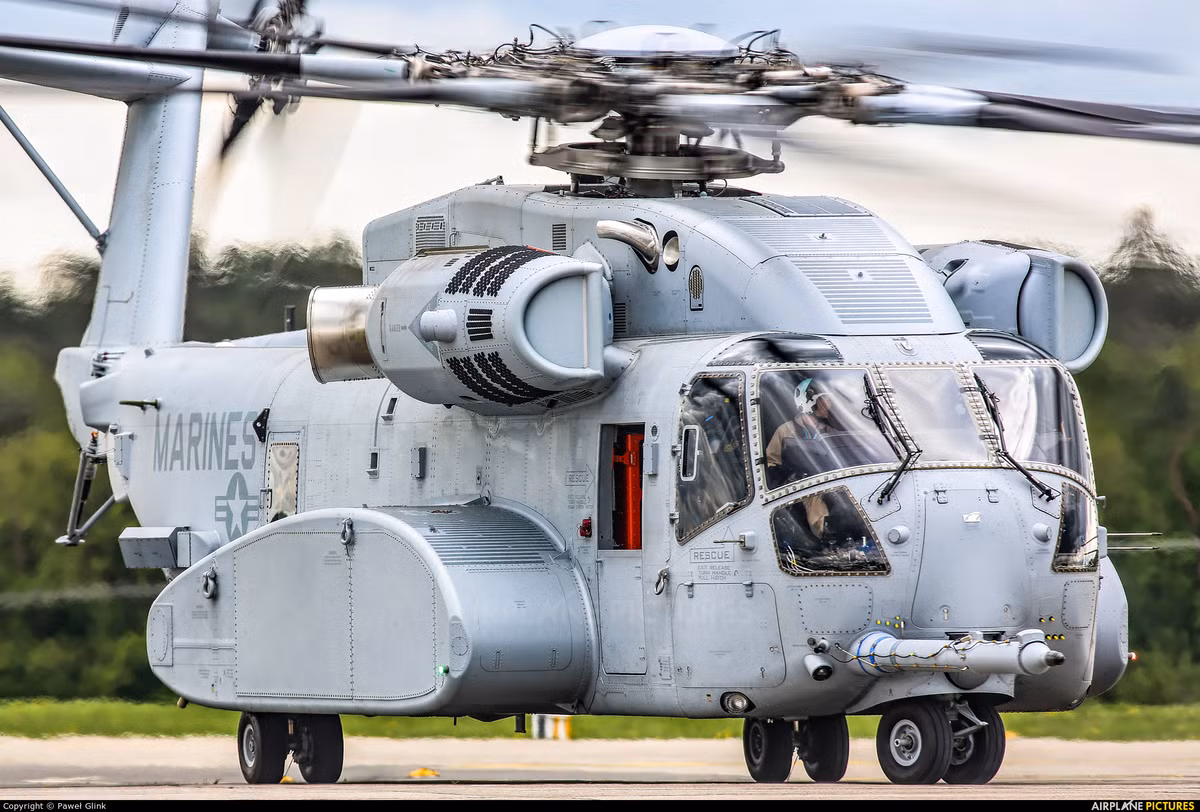 Đây hiện là loại trực thăng hạng nặng lớn thứ hai thế giới về trọng lượng cất cánh và tải trọng, với trọng lượng cất cánh tối đa gần 40 tấn và sức chở 15,8 tấn (khả năng chịu tải của móc ngoài tới 16,3 tấn).