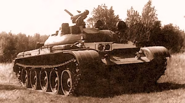 Cùng với đó là mức độ chính xác của loại tên lửa mang đầu đạn hạt nhân, trang bị trên xe tăng IT-1. cũng khó có thể chấp nhận; trên thực tế, những đầu đạn hạt nhân chiến thuật này, chỉ có hiệu quả khi đối phương tập trung co cụm mà thôi. Vì những lý do này, dự án Taran đã bị khai tử vào những năm 1970.