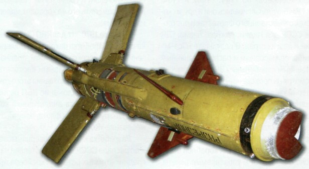 Những phiên bản nâng cấp về sau, ngoài 3 quả đạn hạt nhân chiến thuật như trên, IT-1 còn mang thêm khoảng 10-12 tên lửa chống tăng có điều khiển (ATGM) loại 3M7 Drakon. Các nhà thiết kế muốn IT-1 có thể tấn công xe tăng bằng tên lửa thông thường, sau khi đạn hạt nhân chưa phá hủy hết số xe tăng này.