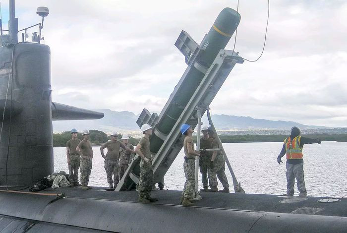 Hiện nay biến thể mới nhất và mạnh nhất là AGM-84 Harpoon Block II, có tầm bắn lên tới 315km. Loại tên lửa này dài 3,8 m (biến thể phóng từ máy bay, nặng 519 kg) - 4,6 m (biến thể phóng từ tàu nổi, tàu ngầm, nặng 628 kg), đường kính 34 cm, đầu đạn nặng 221 kg.