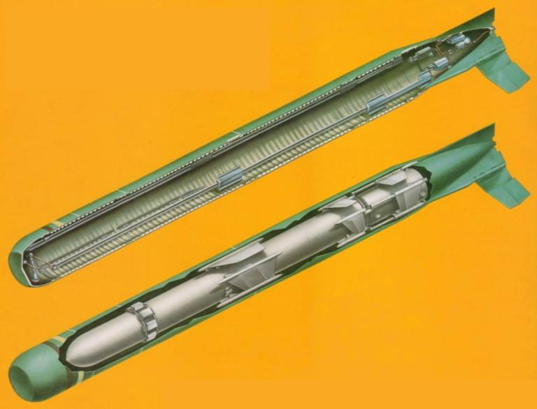 Biến thể phóng từ tàu ngầm UGM-84, được trang bị thêm tên lửa đẩy hành trình rắn. Trong trường hợp này, tên lửa dưới nước được đặt trong một thùng chứa đặc biệt, cho phép phóng từ tàu ngầm qua các ống phóng ngư lôi.