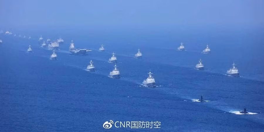 Vào cuối năm 2020, hạm đội hải quân Trung Quốc đã vượt qua hạm đội Mỹ về số lượng tàu chiến. Cho đến nay, Hải quân Mỹ vẫn nắm trong tay về số lượng tàu, nhưng hạm đội Trung Quốc sẽ sớm có thể vượt qua hạm đội Mỹ, đặc biệt là với tốc độ đóng tàu chiến lớn như hiện nay.