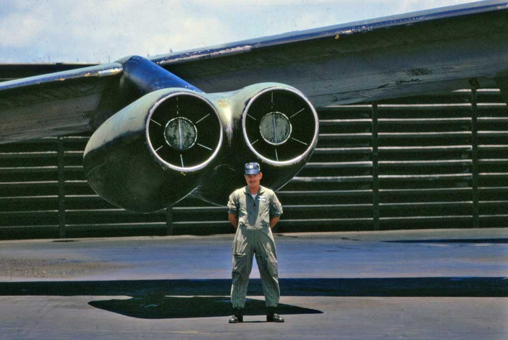 Chiếc B-52 thứ hai bị trúng tên lửa không rõ số phận ra sao, nhưng chiếc B-52 của Volker bị tháo rời cất vào kho, sau đó lấy phụ tùng. Theo quy định của hàng không quân sự quốc tế, trường hợp này xếp vào loại bị bắn hạ. Nực cười ở chỗ, khi tham chiến tại Việt Nam, Mỹ không bao giờ liệt những trường hợp này vào hàng "bị bắn hạ", mà chỉ coi như máy bay hết niên hạn, bị gạch số khỏi sổ bay - nghĩa là không chịu công nhận máy bay của họ đã bị ta vô hiệu hóa hoàn toàn.