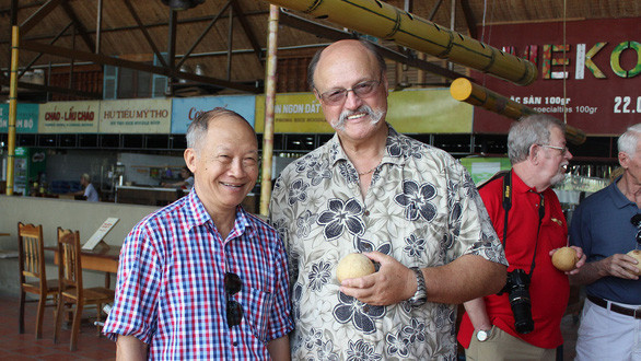 Mãi 47 năm sau, vào tháng 10/2018 thì sự việc mới sáng tỏ, khi 2 phi công Vũ Đình Rạng và David Robert Volker gặp nhau tại Hà Nội. Hai cựu thù trao đổi về những uẩn khúc của tình huống đêm hôm đó và câu chuyện được mổ xẻ từ các góc độ chuyên môn sâu, mà chỉ có những người trong cuộc mới diễn tả được. 