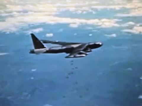 Vừa cất cánh lên, máy bay số 1 của Volker bị hỏng radar; bình thường, Volker mở một lúc 2 kênh liên lạc, nhưng hôm đó run rủi thế nào, hoa tiêu quên mở kênh cảnh giới từ hải quân, nên mọi thông báo nguy hiểm về tiêm kích MiG-21 đều không được thông tin. 