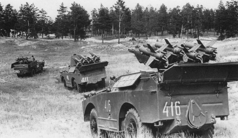 Sau nhiều năm khai thác xe thiết giáp BRDM-1 lục quân Liên Xô nhận thấy hạn chế và nhược điểm của nó. Xe không có tháp pháo và khi sử dụng vũ khí xạ thủ phải mở cửa nóc. Xe không trang bị hệ thống bảo vệ phóng xạ-sinh-hóa và không có thiết bị nhìn đêm.