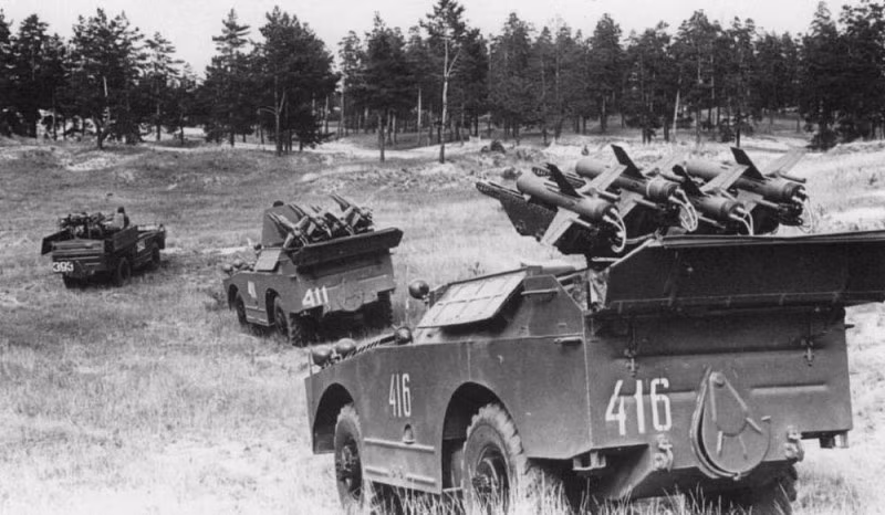 Sau nhiều năm khai thác xe thiết giáp BRDM-1 lục quân Liên Xô nhận thấy hạn chế và nhược điểm của nó. Xe không có tháp pháo và khi sử dụng vũ khí xạ thủ phải mở cửa nóc. Xe không trang bị hệ thống bảo vệ phóng xạ-sinh-hóa và không có thiết bị nhìn đêm.