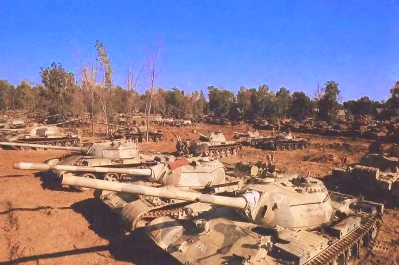 Quân đội Ai Cập nổi lên vào cuối những năm 1960 và đầu những năm 70 của thế kỉ XX, với tư cách là một trong những đơn vị vận hành xe tăng chủ lực T-54/55 của Liên Xô lớn nhất.