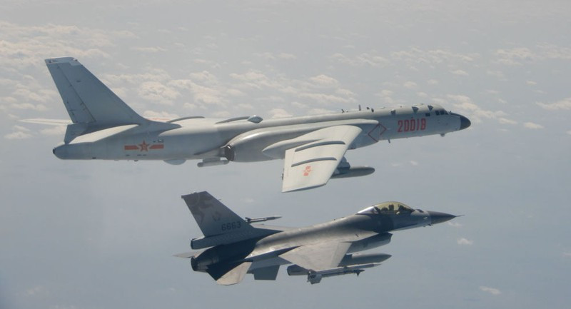 Một điều khẳng định, đó là Quân đội Trung Quốc (PLA) phải cần nhiều hơn số 8 máy bay ném bom trên, để tấn công một tàu sân bay của Hải quân Mỹ. Theo tính toán, để tiêu diệt được tàu sân bay của Mỹ, PLA phải cần điều động một số lượng H-6, gấp nhiều lần số máy bay trên.