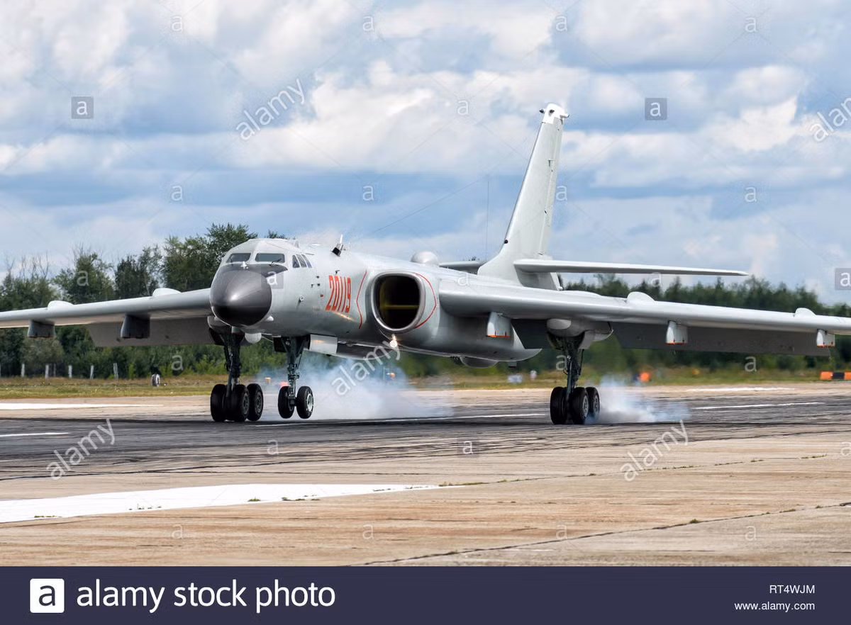 Do đó, nếu tính huống xung đột xảy ra, Trung Quốc không có đủ số máy bay ném bom H-6 cần thiết, để tiến hành các cuộc tập kích quy mô lớn vào nhóm tác chiến tàu sân bay Mỹ. Và số máy bay ném bom còn lại, không thể thực hiện nhiệm vụ tấn công đợt hai.