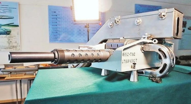 Pháo không gian R-23M Kartech nặng 16,7 kg, sử dụng đạn nặng 200 gr cỡ 14,5 mm (cỡ đạn cho súng đại liên). Nguyên thủy, được cho là biến thể của khẩu pháo R-23 mà kỹ sư Aron Rikhter thiết kế cho máy bay ném bom siêu thanh Tu-22.