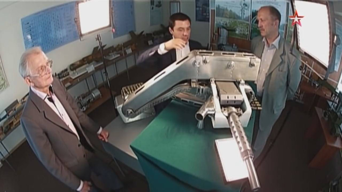 Hình dáng của nó vô tình được tiết lộ trong một chương trình quân sự, do kênh truyền hình Zvezda TV phối hợp với Bộ Quốc phòng Nga sản xuất năm 2015. Chương trình được quay tại một bảo tàng hạn chế người tham quan của KB Tochmash.