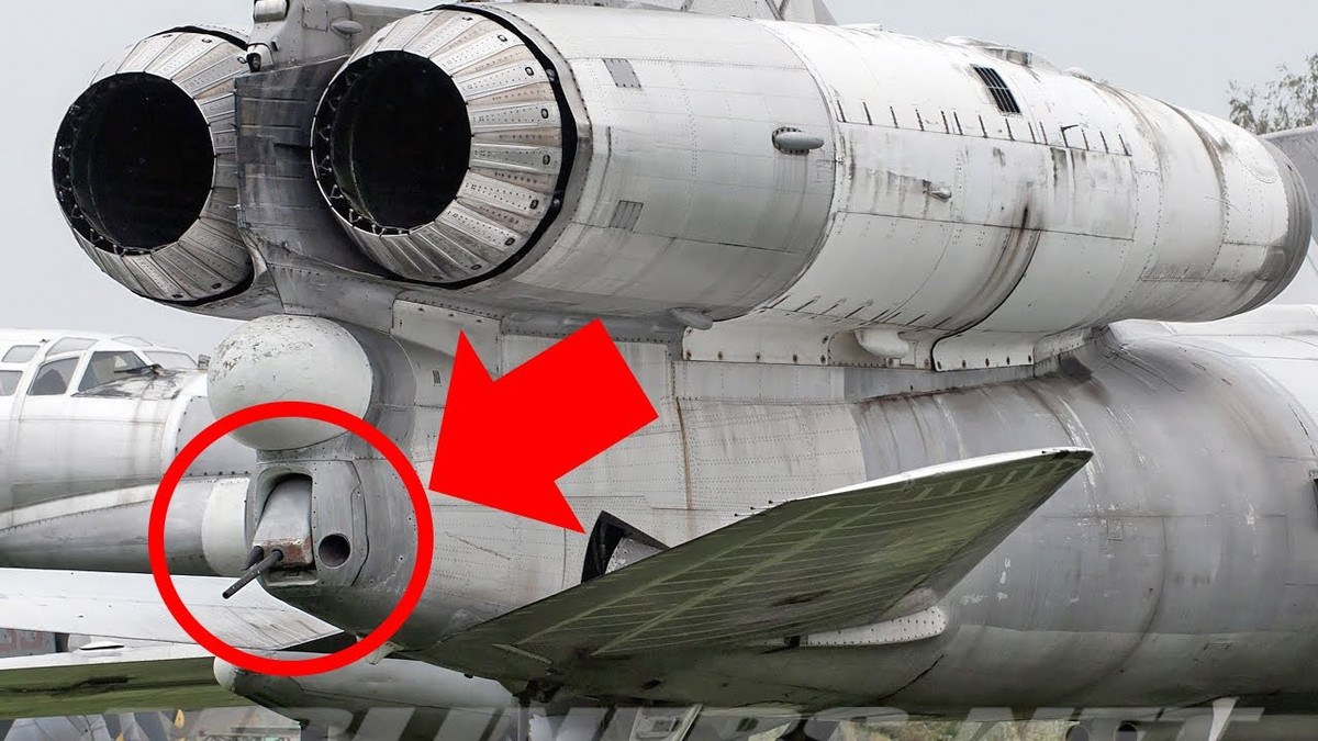 Còn phía Liên Xô thì ráo riết trang bị ngày càng nhiều thiết bị không gian để chụp trái đất, nhằm bảo vệ trước sự tấn công của Mỹ. Quyết định dùng pháo không gian là một trong những hạng mục bí mật, đó là khẩu 23 mm được sử dụng cho máy bay ném bom siêu thanh Tupolev Tu-22 Blinder.