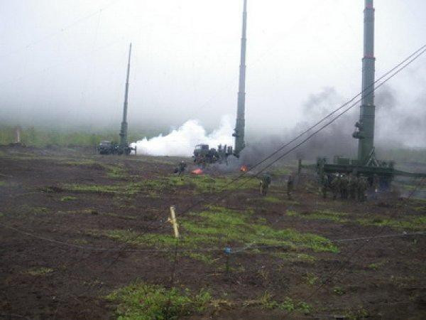 Với tác động của hệ thống Murmansk-BN, các loại vũ khí “thông minh” của đối phương trở nên “mù và điếc”. Máy bay trinh sát mất khả năng truyền thông tin trinh sát thu thập được. Máy bay AWACS không thể cấp tọa độ và tốc độ của các mục tiêu trên không, đã phát hiện được cho máy bay chiến đấu. Tàu chiến không thể nhận nhiệm vụ chiến đấu