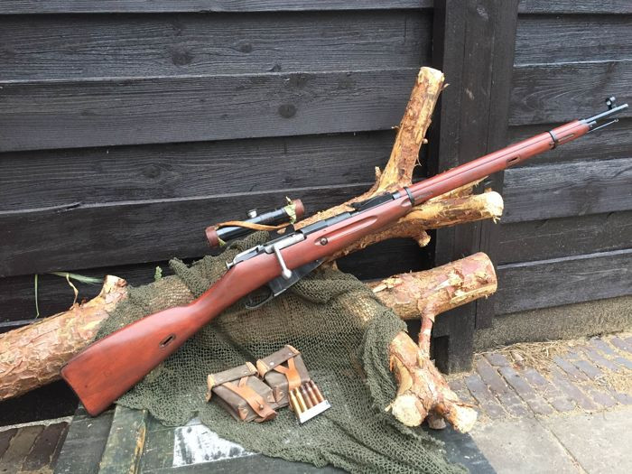 Khoảng 470.000 khẩu Mosin-Nagant đã được các công ty Mỹ chuyển giao, nhưng sau đó Cách mạng Tháng Mười dẫn đến sự sụp đổ của chính phủ Nga Sa hoàng và chế độ Bolshevik mới dưới thời Vladimir Lenin đã từ chối trả tiền mua vũ khí.