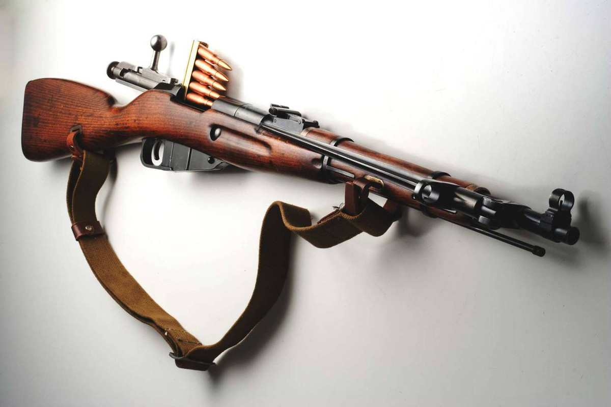 Mặc dù thực tế là khẩu súng trường Mosin-Nagant được sử dụng rộng rãi ngày nay, nhưng khẩu súng này chưa bao giờ được biết đến nhiều như vậy ở Đế quốc Nga hay Liên Xô sau này.