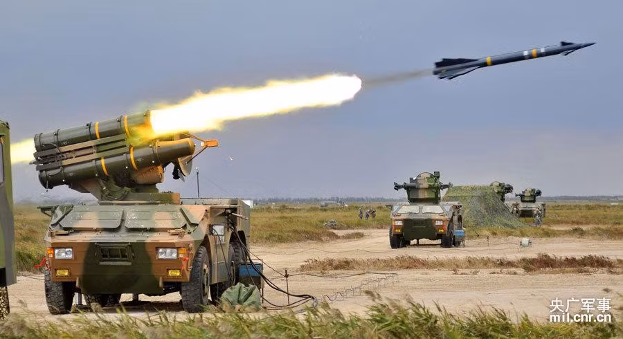 Điều lệnh chiến đấu mới của Iran nhấn mạnh: "Các khuyến nghị về phương pháp luận để chống lại máy bay không người lái, nhằm giúp lực lượng phòng không Iran tổ chức và thực hiện hiệu quả các đơn vị huấn luyện chiến thuật, đặc nhiệm và trinh sát". Ảnh: Một hệ thống phòng không tầm thấp Herz-9 của Iran - Nguồn: IRNA.